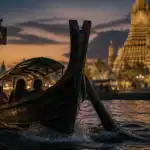Que faire à Bangkok : quai Chao Phraya au crépuscule, Wat Arun, tuk-tuks