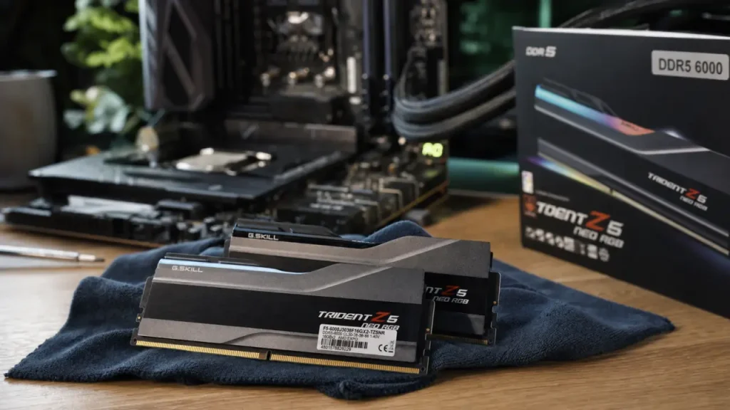 RAM DDR5 : 32 Go à 6000 MHz, CL30 et compatibilité à vérifier avant d’acheter